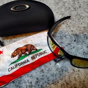 Mens Oakley Fuel Cell Polarized Sunglasses